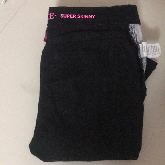 Jeans - Picture 1 of 2